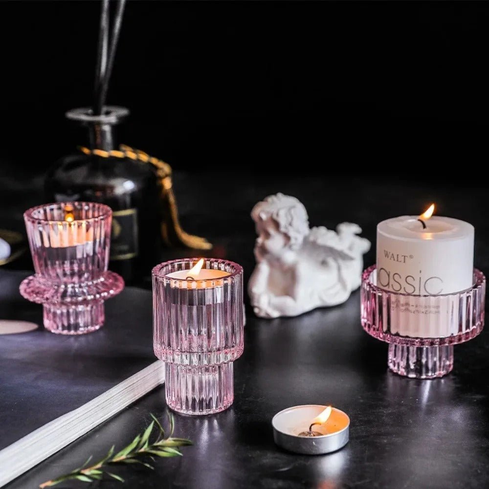 Bougeoir conique en verre avec grosse bougie – ambiance chaleureuse et élégante