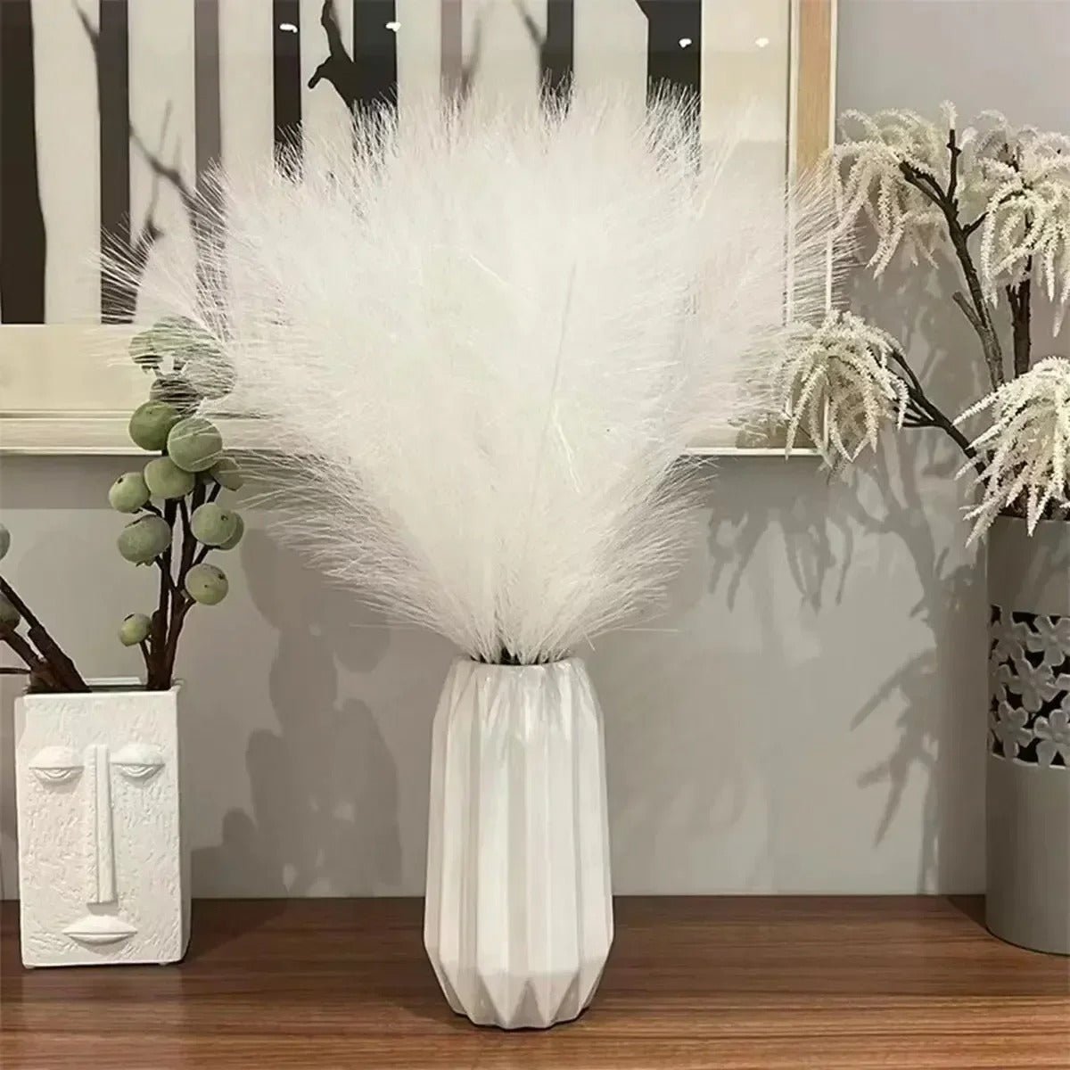 Pampas artificielles blanches dans vase en porcelaine style scandinave – Maison Harmonieuse